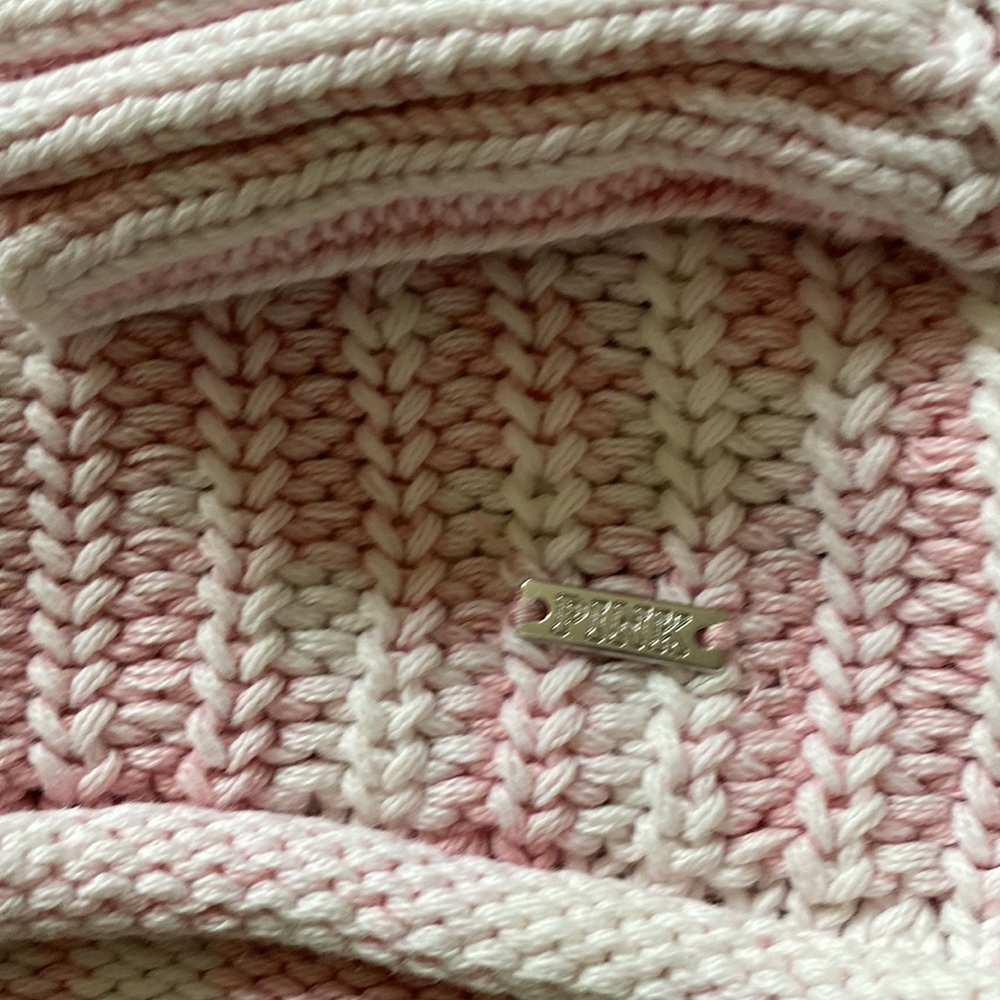 Pink Sweater - Picture 4 of 4